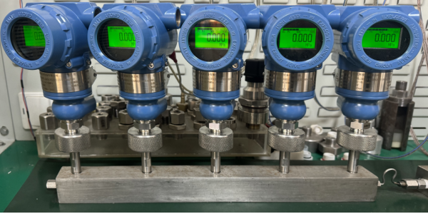 Gauge Pressure Transmitter Factory Calibration Ensuring Accurate Output